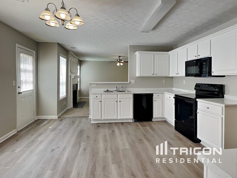 Building Photo - 3362 Kittery Dr SW