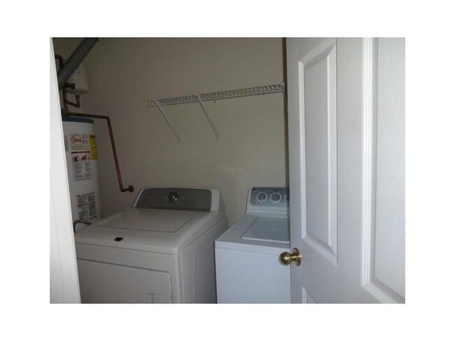 Building Photo - 665 Chantress Ct