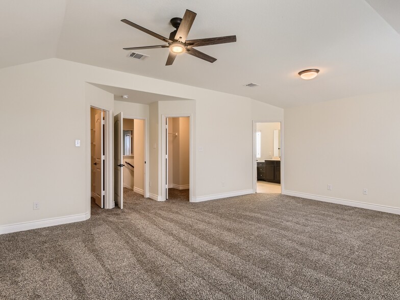 Building Photo - 1533 Treeta Trl