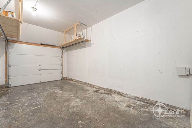 Building Photo - 108 NE Whitney St