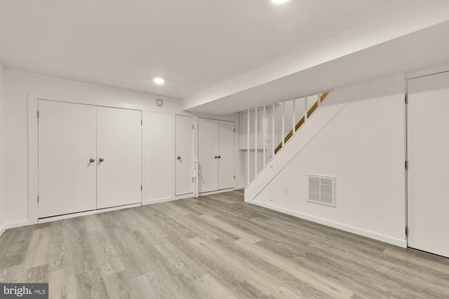 Building Photo - 2205 Observatory Pl NW