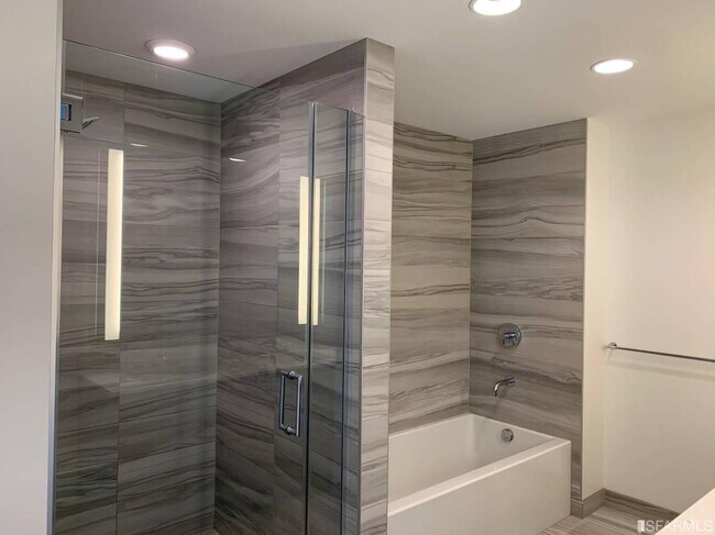 Building Photo - 338 Main St