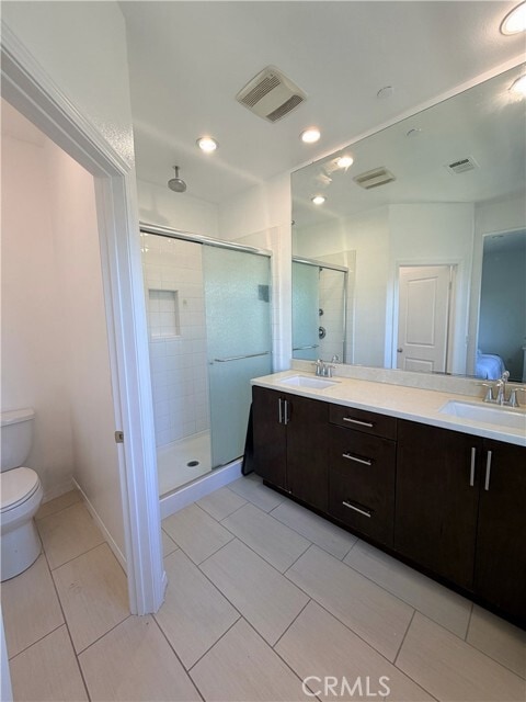 Building Photo - 818 Santa Fe Ave