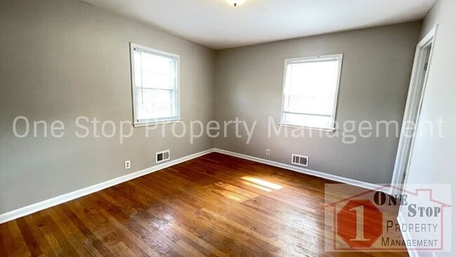 Building Photo - Charming 4 Bedroom Home with Finished Basement!