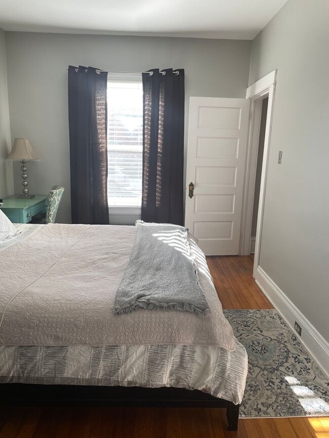 Building Photo - Charming duplex available in Cherry Creek North, one of Denver’s most sought-after neighborhoods!