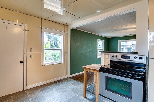 Building Photo - 7316 SE 68th Ave