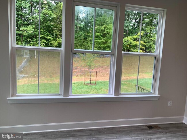 Building Photo - 150 Boxelder Dr