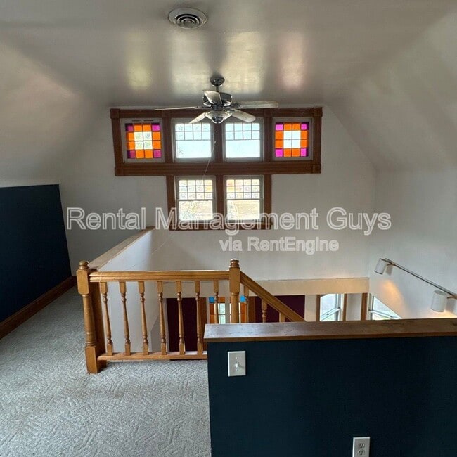 Building Photo - 2647 Girard Ave S