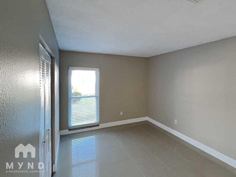 Building Photo - 8310 Clermont St