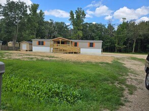 Building Photo - 35288 Curtis Dr