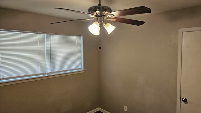 Building Photo - 1543 Fashion Hill Dr