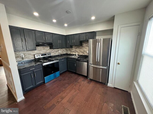 Building Photo - 3649 Dahlgren Pl