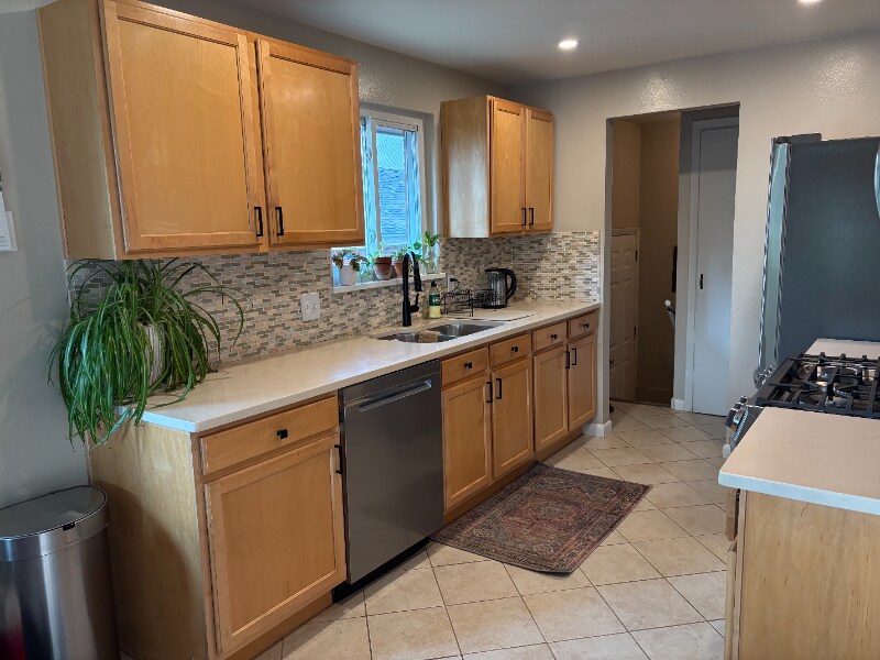 Building Photo - 925 Wolff St