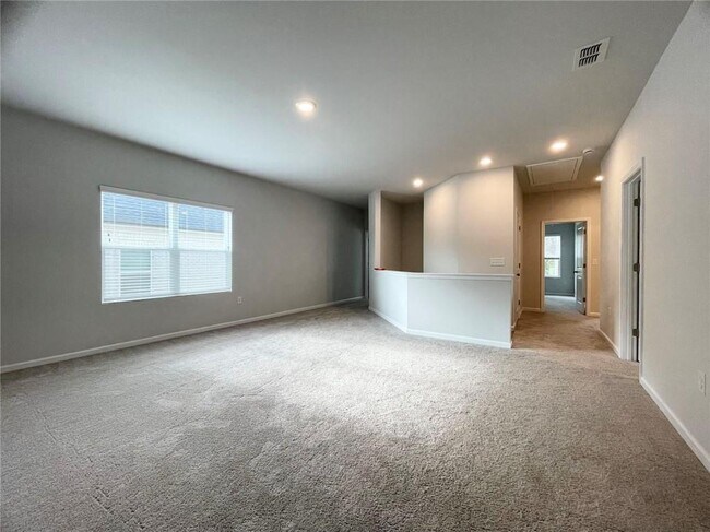 Building Photo - 305 Green Love Ln