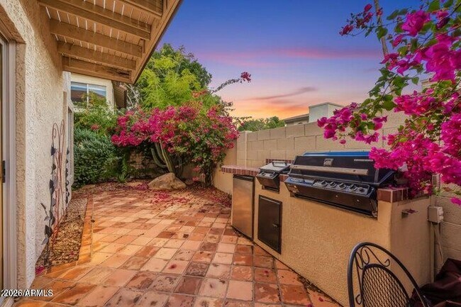 Building Photo - 8841 S 51st St