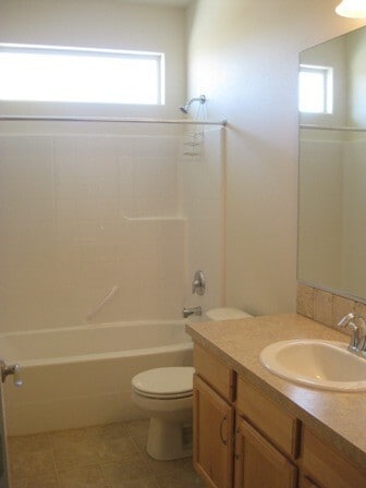 Building Photo - Beautiful West Richland Home with RV Parking!