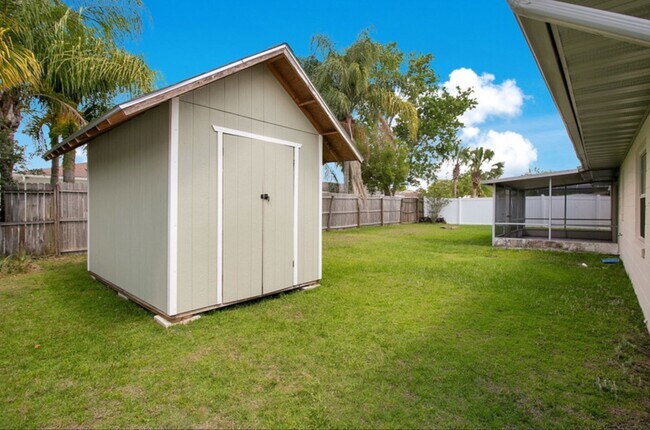 Building Photo - 137 Peppertree Dr