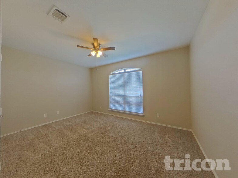 Building Photo - 712 Candelila Dr