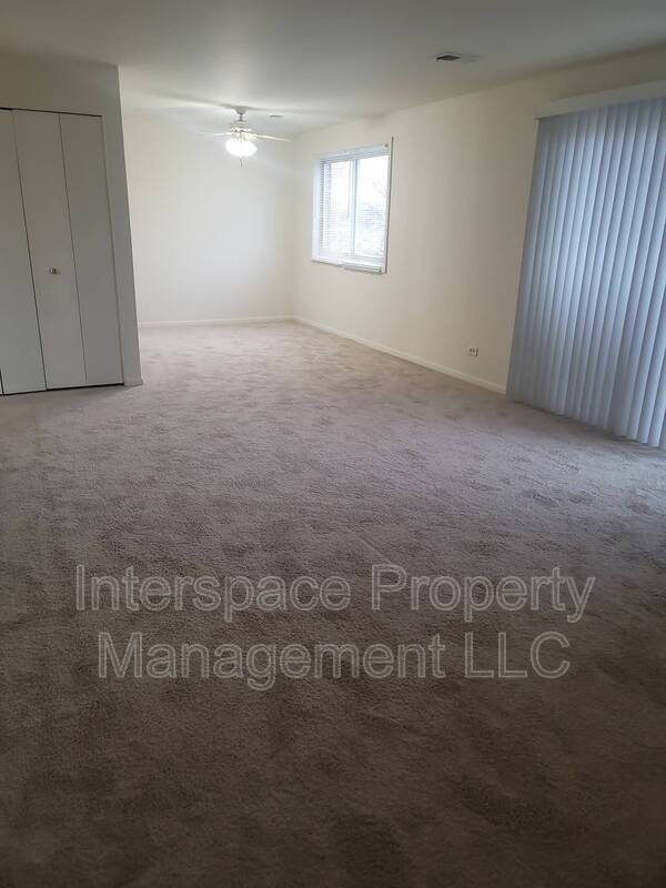 Building Photo - 9937 S Cicero Ave
