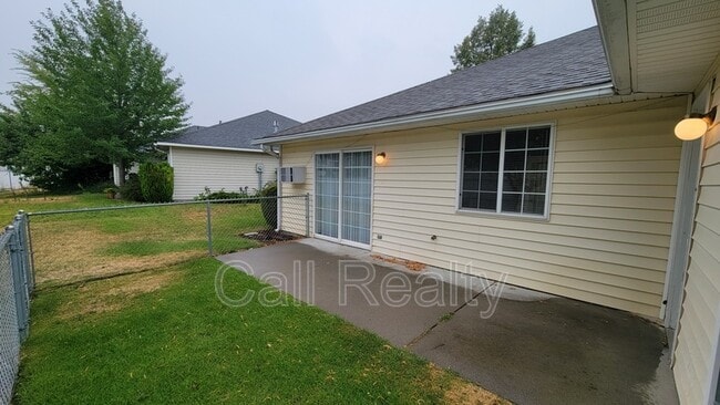 Building Photo - 5205 S Smith Ct