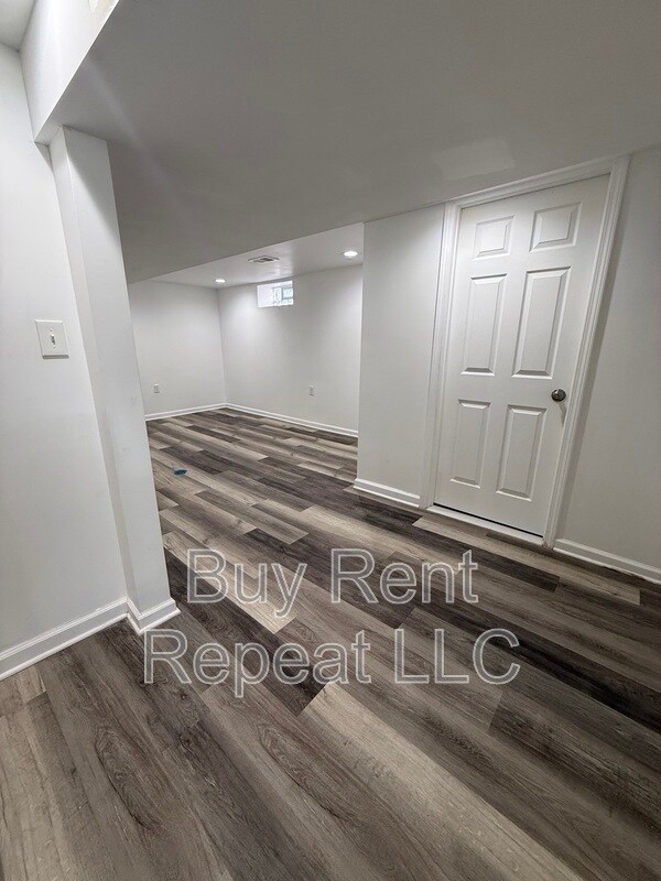 Building Photo - 630 Jewell St