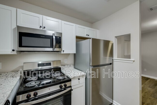 Building Photo - 37 Conifer Ct