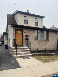 Building Photo - 66 Tuttle St