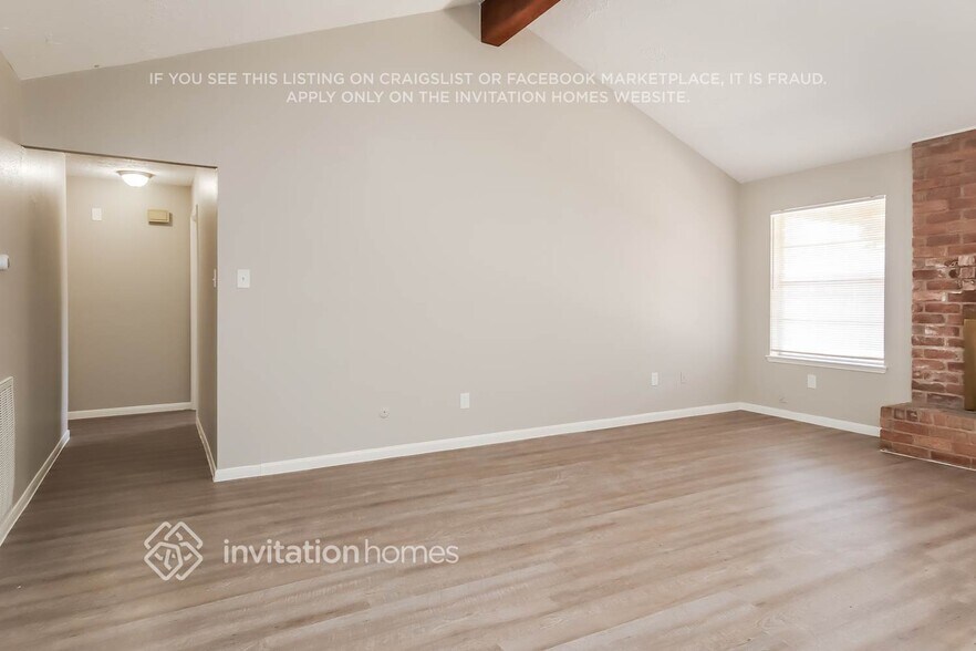 Building Photo - 16519 Cairngorm Dr