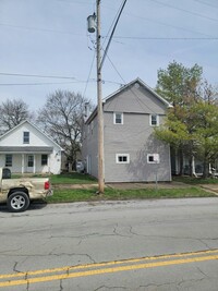 Building Photo - 103 Main St