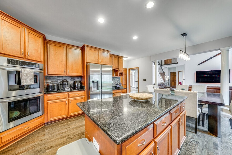 Building Photo - 3423 Goldfinch Dr