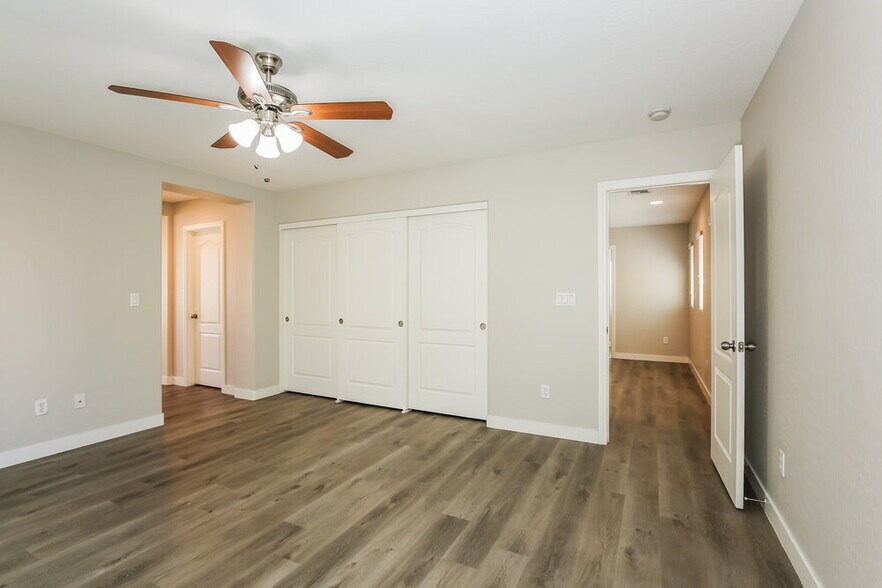 Building Photo - 10436 Scotch Elm Ave