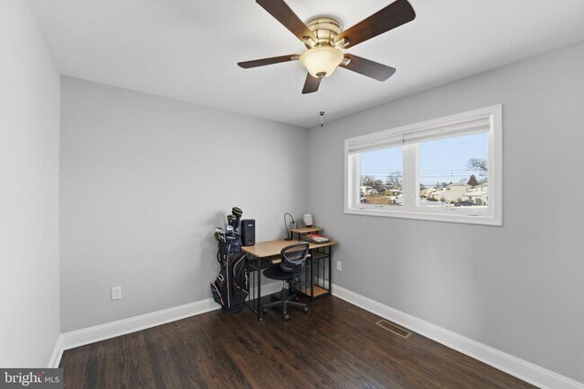 Building Photo - 38 Vine Way