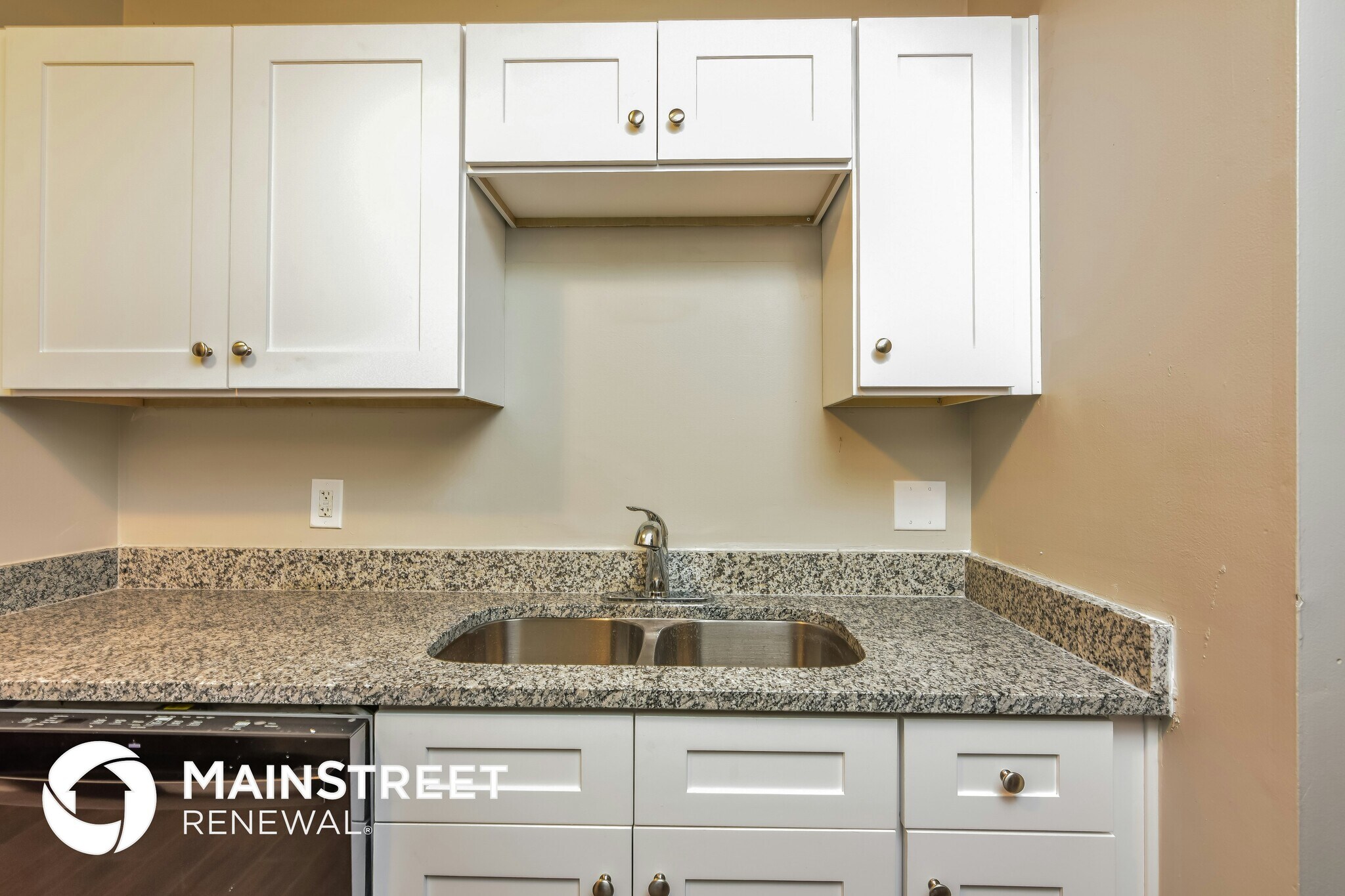 Building Photo - 5811 Strathmoor Manor Cir