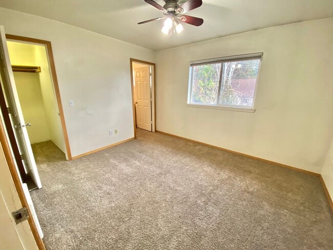 Building Photo - 1700nw9