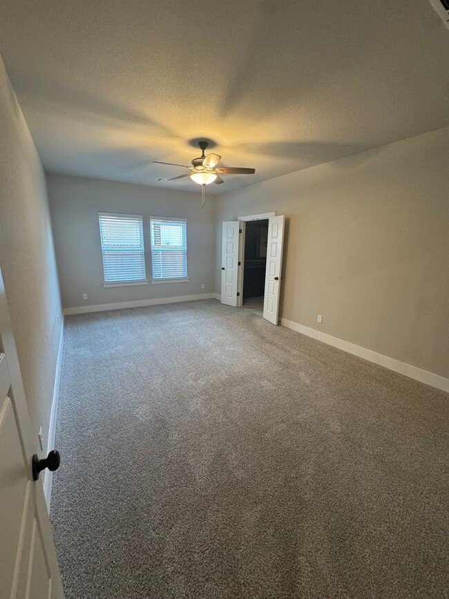 Building Photo - COMING SOON - Commuter Friendly - 3/2/2
