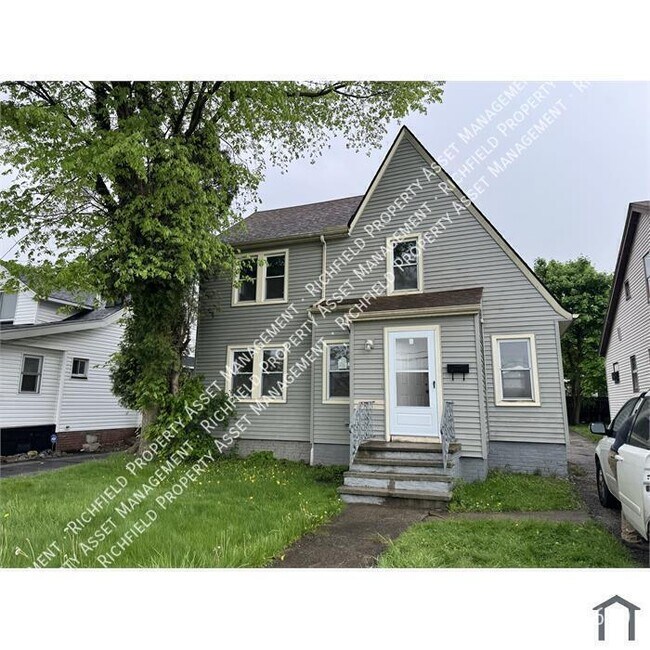 Building Photo - 13804 Rexwood Ave