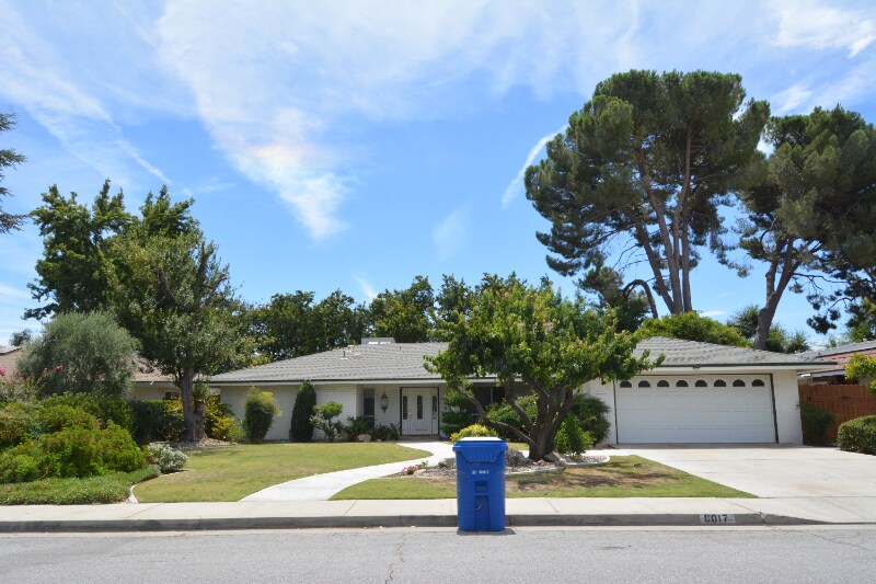 Primary Photo - 6017 Friant Dr