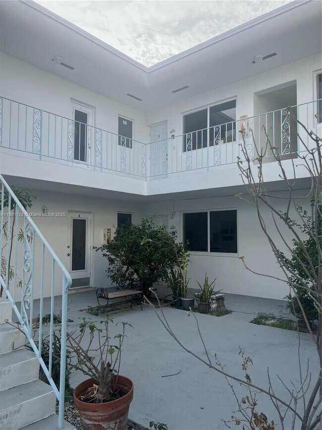 Building Photo - 501 NE 82nd Terrace