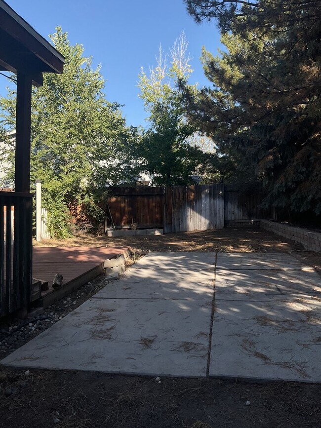 Building Photo - Sparks Family Home in Great Commuting and shopping Location