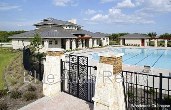 Building Photo - 542 Hickory Ln