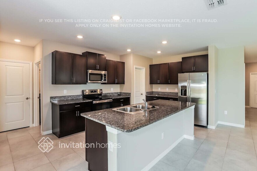 Building Photo - 2178 Jungle Dr