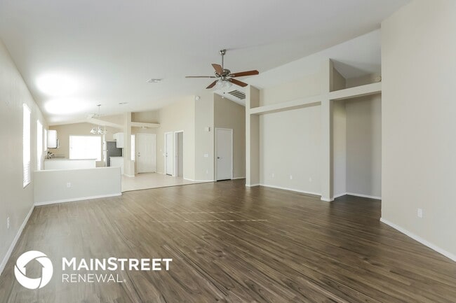 Building Photo - 10464 W Reade Ave