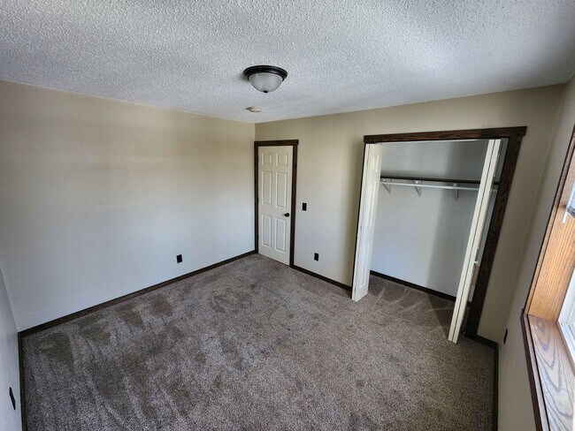 Building Photo - 1054/1056 Zephyr