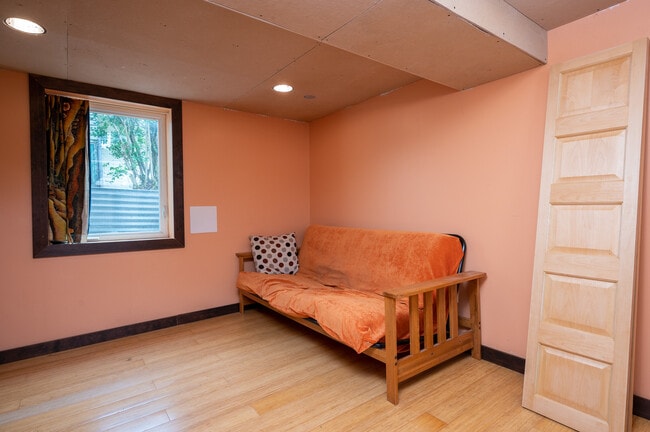 Building Photo - 1040 NE 78th Ave