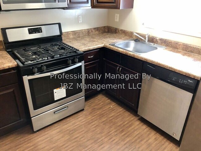 Building Photo - 1625 Ingleside Ave