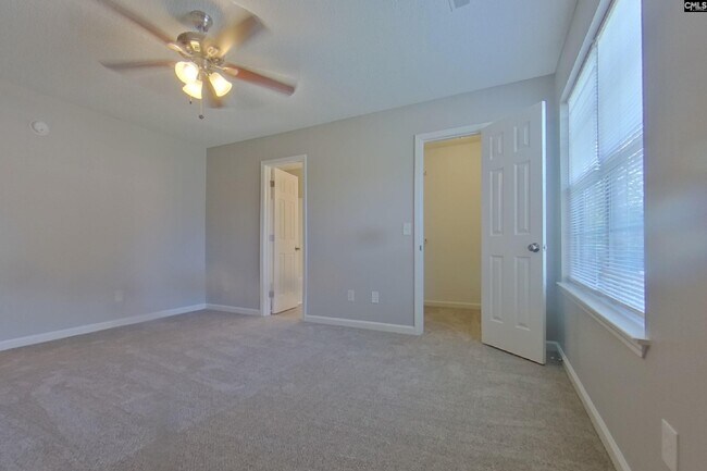 Building Photo - 13 Walnut Grove Way
