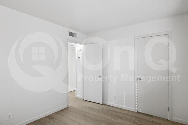 Building Photo - 9300 E Kalil Dr