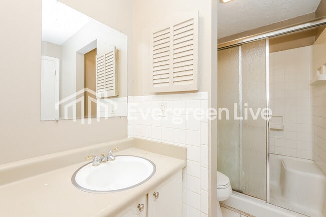 Building Photo - 4571 Sylvan Oak Dr