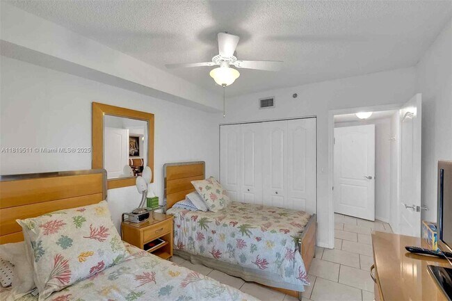 Building Photo - 9455 Collins Ave