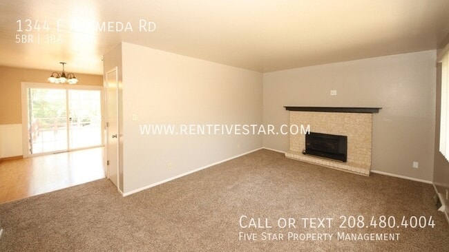 Building Photo - 1344 E Alameda Rd